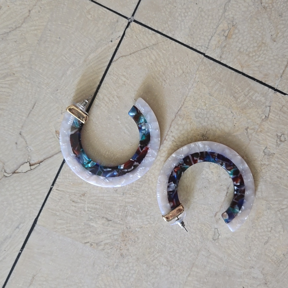 BaubleBar resin hoop earrings - Picture 1 of 1